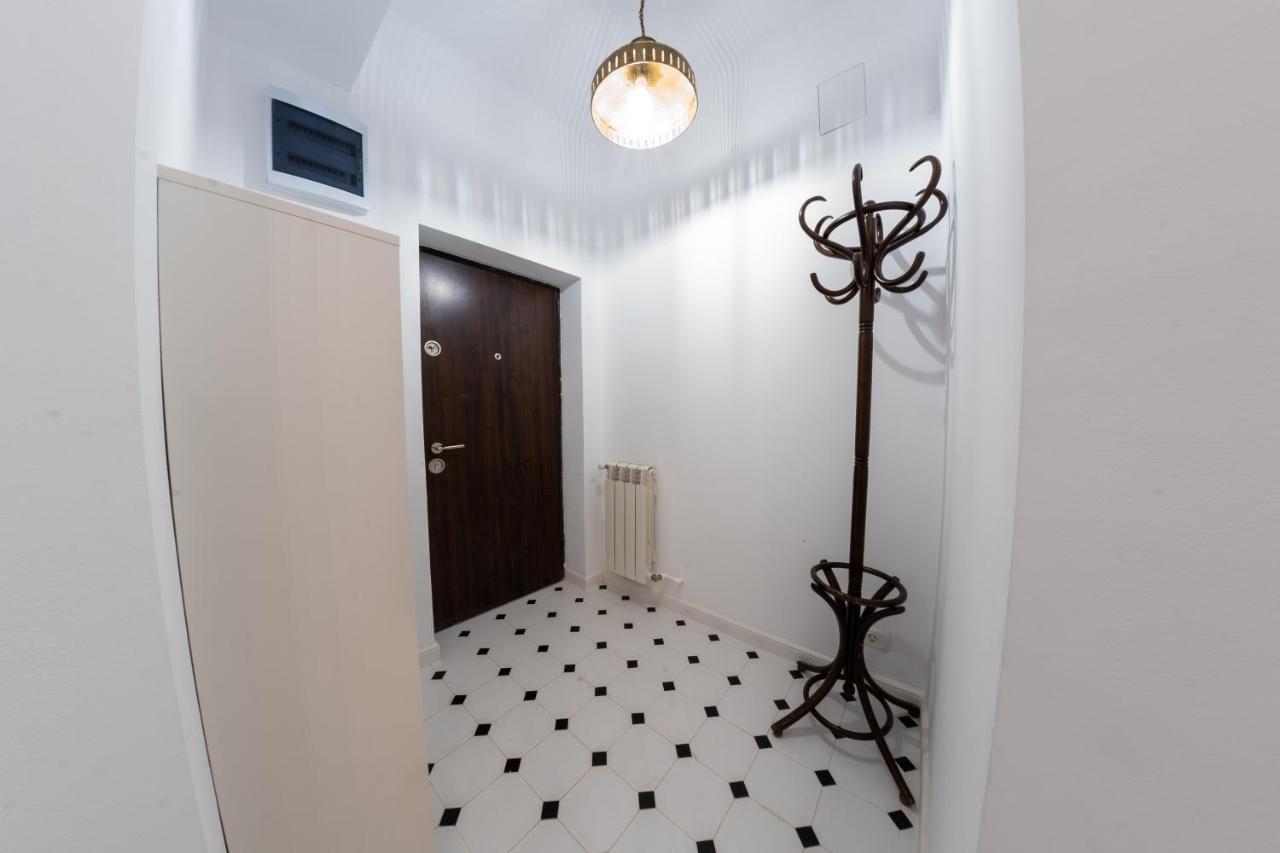Theatre Rooftop Apartment With Patio Bucarest Exterior foto
